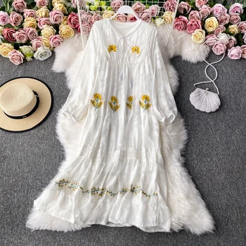 Модное темпераментное платье во французском стиле с богемной цветочной вышивкой, романтическое белое длинное платье с квадратным вырезом в этническом стиле